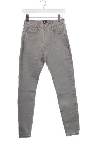 Damskie jeansy Tommy Jeans, Rozmiar XS, Kolor Szary, Cena 330,99 zł