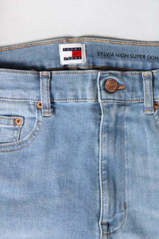 Dámske džínsy  Tommy Jeans, Veľkosť M, Farba Modrá, Cena  53,95 €