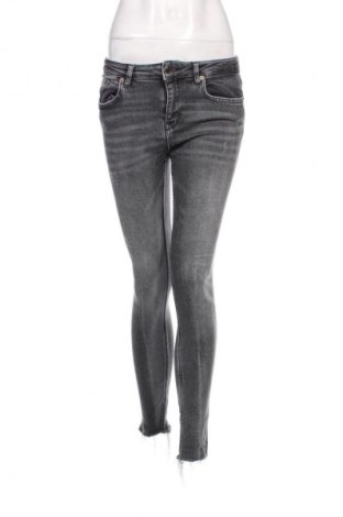 Damen Jeans Zara, Größe M, Farbe Grau, Preis 18,99 €