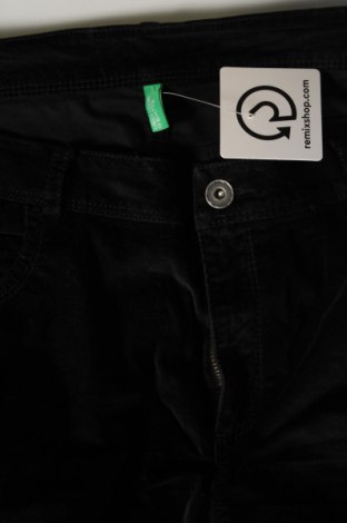 Pantaloni de velvet de femei United Colors Of Benetton, Mărime L, Culoare Negru, Preț 85,99 Lei