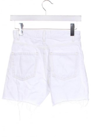 Damen Shorts Bershka, Größe S, Farbe Weiß, Preis 6,49 €