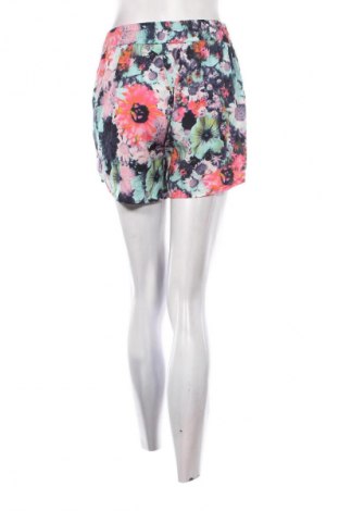 Pantaloni scurți de femei ONLY, Mărime M, Culoare Multicolor, Preț 46,99 Lei