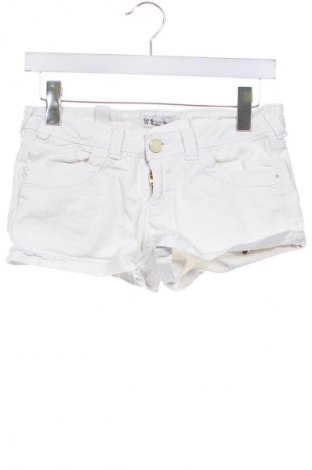 Damen Shorts Pull&Bear, Größe S, Farbe Weiß, Preis 6,99 €