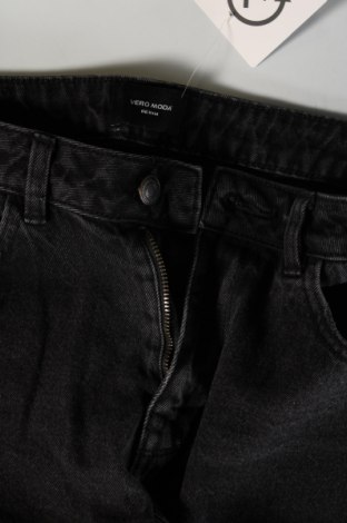 Pantaloni scurți de femei Vero Moda, Mărime M, Culoare Negru, Preț 30,99 Lei