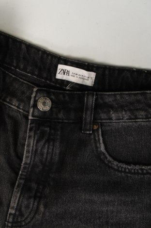 Pantaloni scurți de femei Zara, Mărime S, Culoare Gri, Preț 38,27 Lei