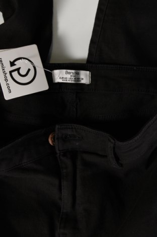 Pantaloni de femei Bershka, Mărime M, Culoare Negru, Preț 45,18 Lei