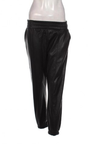 Damenhose Bershka, Größe M, Farbe Schwarz, Preis 27,67 €