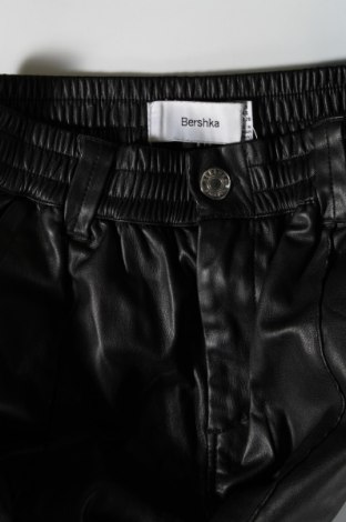 Damenhose Bershka, Größe S, Farbe Schwarz, Preis € 8,99