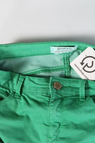 Damenhose Stradivarius, Größe S, Farbe Grün, Preis € 14,83