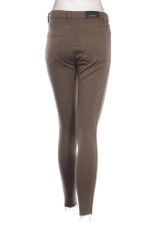 Damenhose Stradivarius, Größe M, Farbe Grün, Preis € 15,35