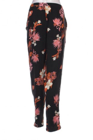 Pantaloni de femei Vero Moda, Mărime M, Culoare Multicolor, Preț 31,99 Lei