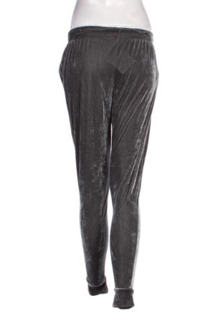 Damen Sporthose, Größe M, Farbe Silber, Preis 20,49 €