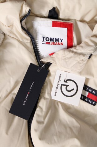 Дамско яке Tommy Jeans, Размер M, Цвят Екрю, Цена 233,99 лв.