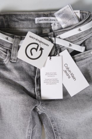 Detské džínsy  Calvin Klein Jeans, Veľkosť 3-4y/ 104-110 cm, Farba Sivá, Cena  39,45 €