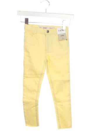 Gyerek farmernadrág Denim Co., Méret 5-6y / 116-122 cm, Szín Sárga, Ár 4 099 Ft