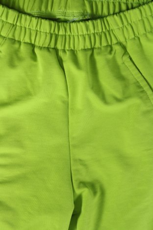 Kinder Shorts, Größe 7-8y/ 128-134 cm, Farbe Grün, Preis € 5,12