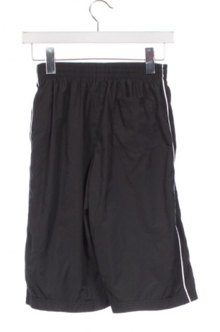 Kinder Shorts Nike, Größe 14-15y/ 168-170 cm, Farbe Grau, Preis 11,99 €