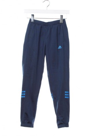 Детско спортно долнище Adidas, Размер 8-9y/ 134-140 см, Цвят Син, Цена 33,99 лв.