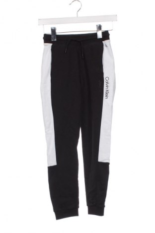 Kinder Sporthose Calvin Klein Jeans, Größe 9-10y/ 140-146 cm, Farbe Schwarz, Preis 73,99 €