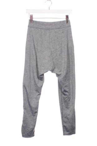 Kinder Sporthose H&M Sport, Größe 4-5y/ 110-116 cm, Farbe Grau, Preis 8,49 €