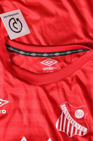 Pánské tričko  Umbro, Velikost L, Barva Červená, Cena  435,00 Kč