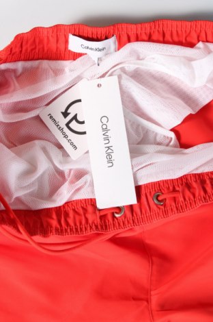 Costume de baie pentru bărbați Calvin Klein, Mărime M, Culoare Roșu, Preț 246,99 Lei