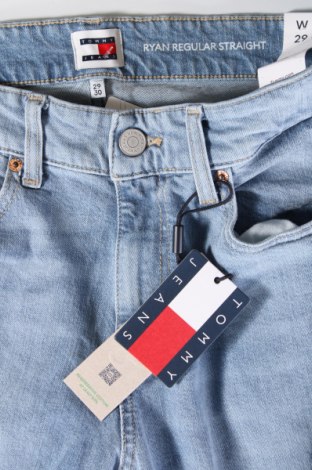 Męskie jeansy Tommy Jeans, Rozmiar S, Kolor Niebieski, Cena 550,99 zł