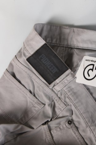 Herrenhose Pioneer, Größe XL, Farbe Grau, Preis 15,99 €