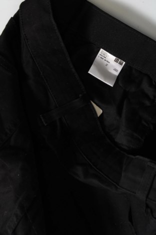 Herrenhose Uniqlo, Größe L, Farbe Schwarz, Preis 13,99 €