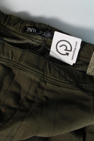 Herrenhose Zara, Größe L, Farbe Grün, Preis 16,18 €