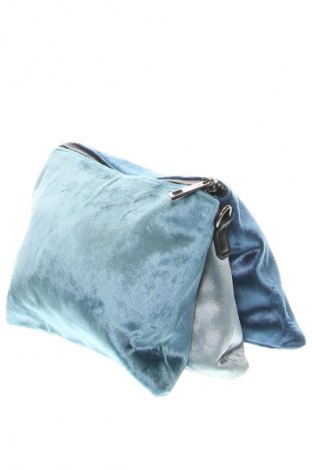 Kosmetiktasche, Farbe Blau, Preis € 11,49