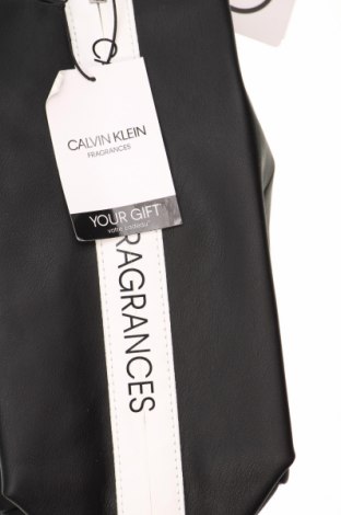 Kosmetiktasche Calvin Klein, Farbe Schwarz, Preis 52,99 €