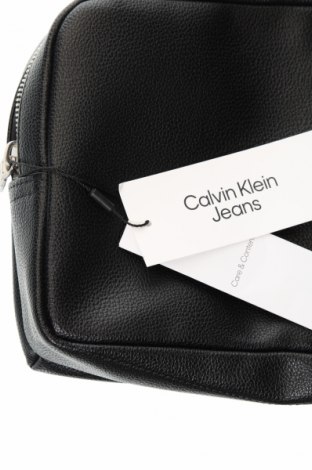 Kosmetický kufřík  Calvin Klein Jeans, Barva Černá, Cena  969,00 Kč