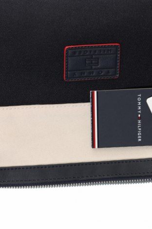 Kosmetický kufřík  Tommy Hilfiger, Barva Vícebarevné, Cena  1 839,00 Kč