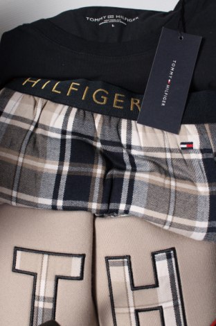 Пижама Tommy Hilfiger, Размер L, Цвят Многоцветен, Цена 125,99 лв.