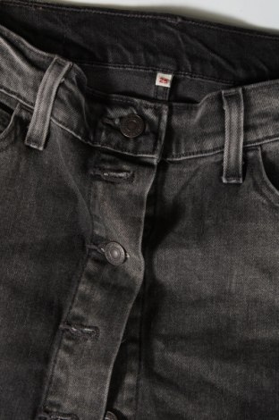 Пола Levi's, Размер S, Цвят Сив, Цена 55,49 лв.