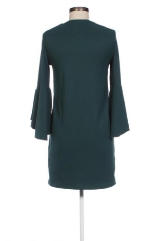 Rochie Bershka, Mărime M, Culoare Verde, Preț 43,99 Lei