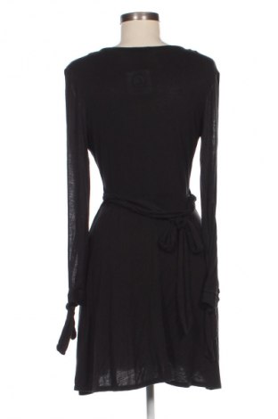 Kleid Boohoo, Größe M, Farbe Schwarz, Preis 14,91 €