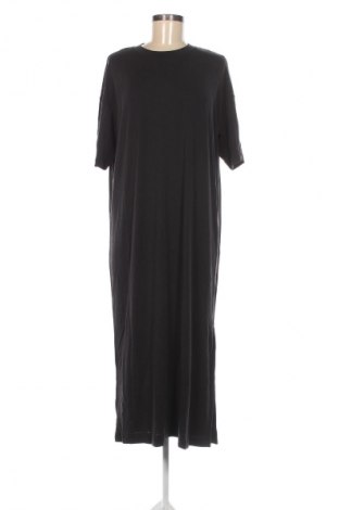 Kleid Calvin Klein Jeans, Größe S, Farbe Schwarz, Preis € 127,99