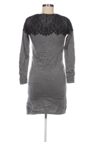 Kleid Daisy Fuentes, Größe S, Farbe Grau, Preis € 10,49