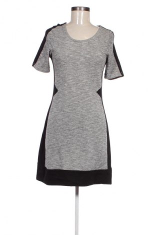 Kleid Gina, Größe M, Farbe Grau, Preis € 10,49