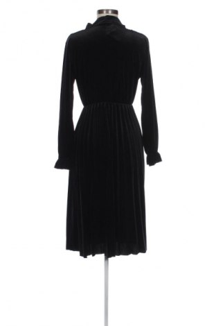 Kleid NEW COLLECTION, Größe L, Farbe Schwarz, Preis 15,99 €