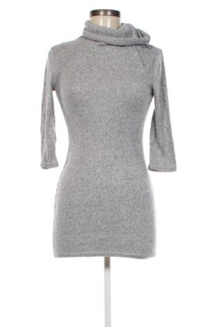 Kleid No Boundaries, Größe S, Farbe Grau, Preis € 3,99