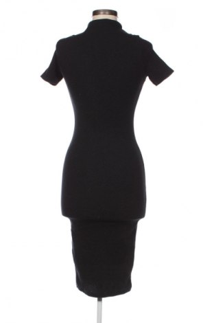 Rochie Pull&Bear, Mărime M, Culoare Negru, Preț 43,99 Lei