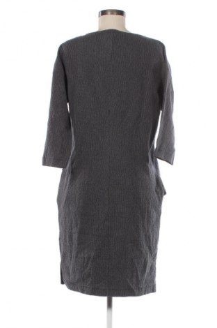 Kleid Saint Tropez, Größe M, Farbe Grau, Preis € 6,99