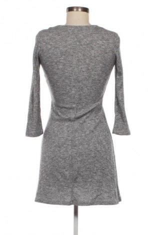 Kleid Stradivarius, Größe S, Farbe Grau, Preis 14,83 €