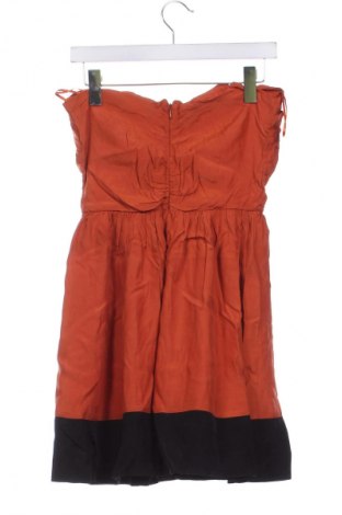 Kleid Stradivarius, Größe L, Farbe Orange, Preis 9,49 €