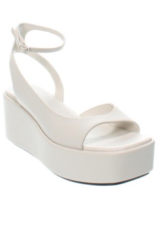 Sandalen Calvin Klein, Größe 38, Farbe Beige, Preis € 174,99