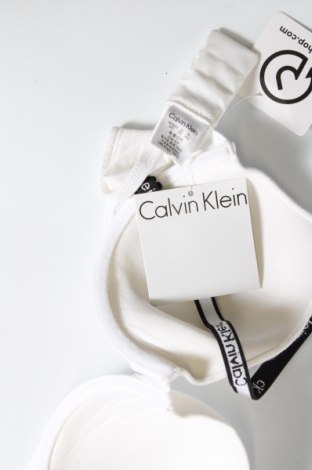 Сутиен Calvin Klein, Размер M, Цвят Бял, Цена 45,49 лв.