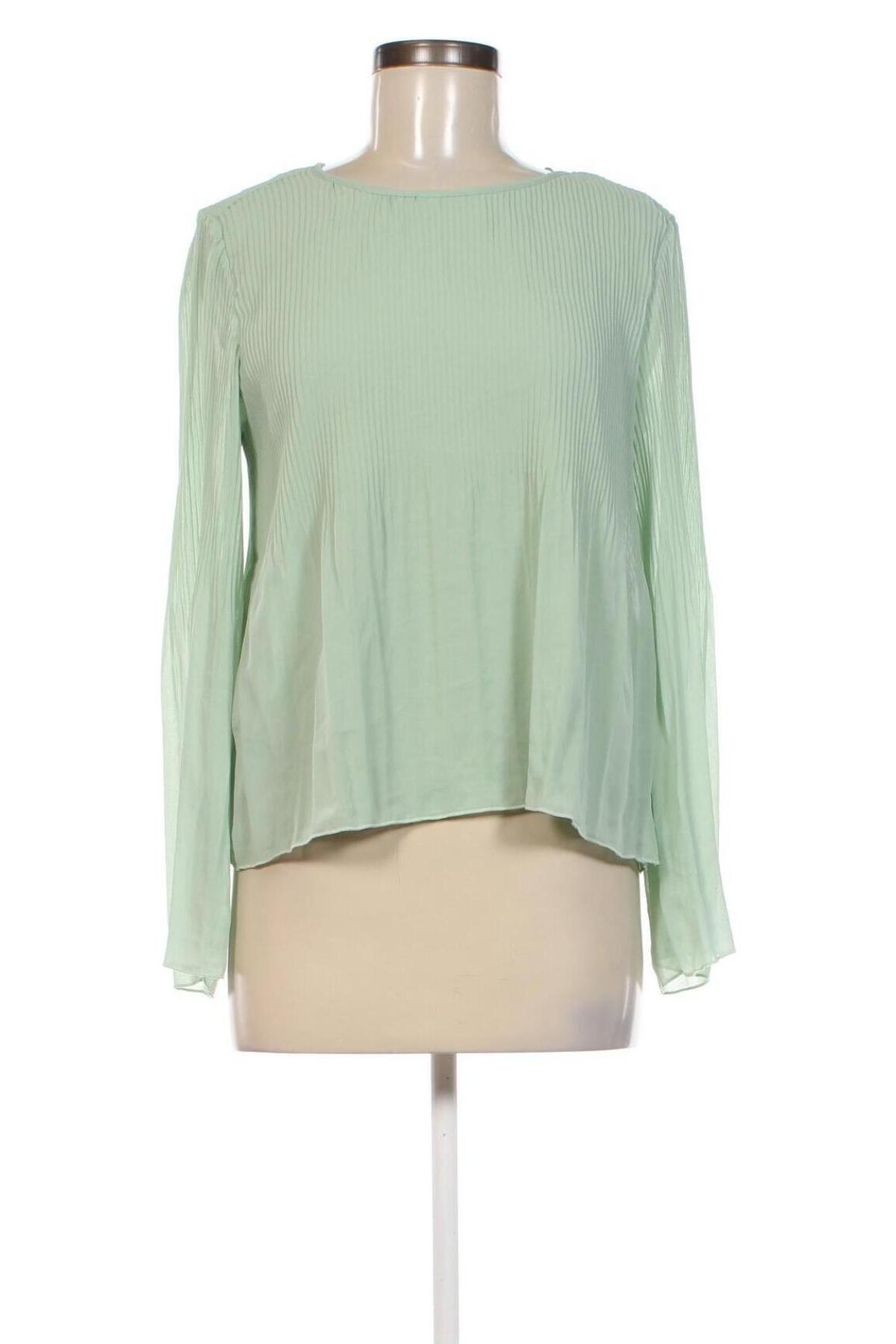 Damen Shirt Stradivarius, Größe M, Farbe Grün, Preis € 5,99